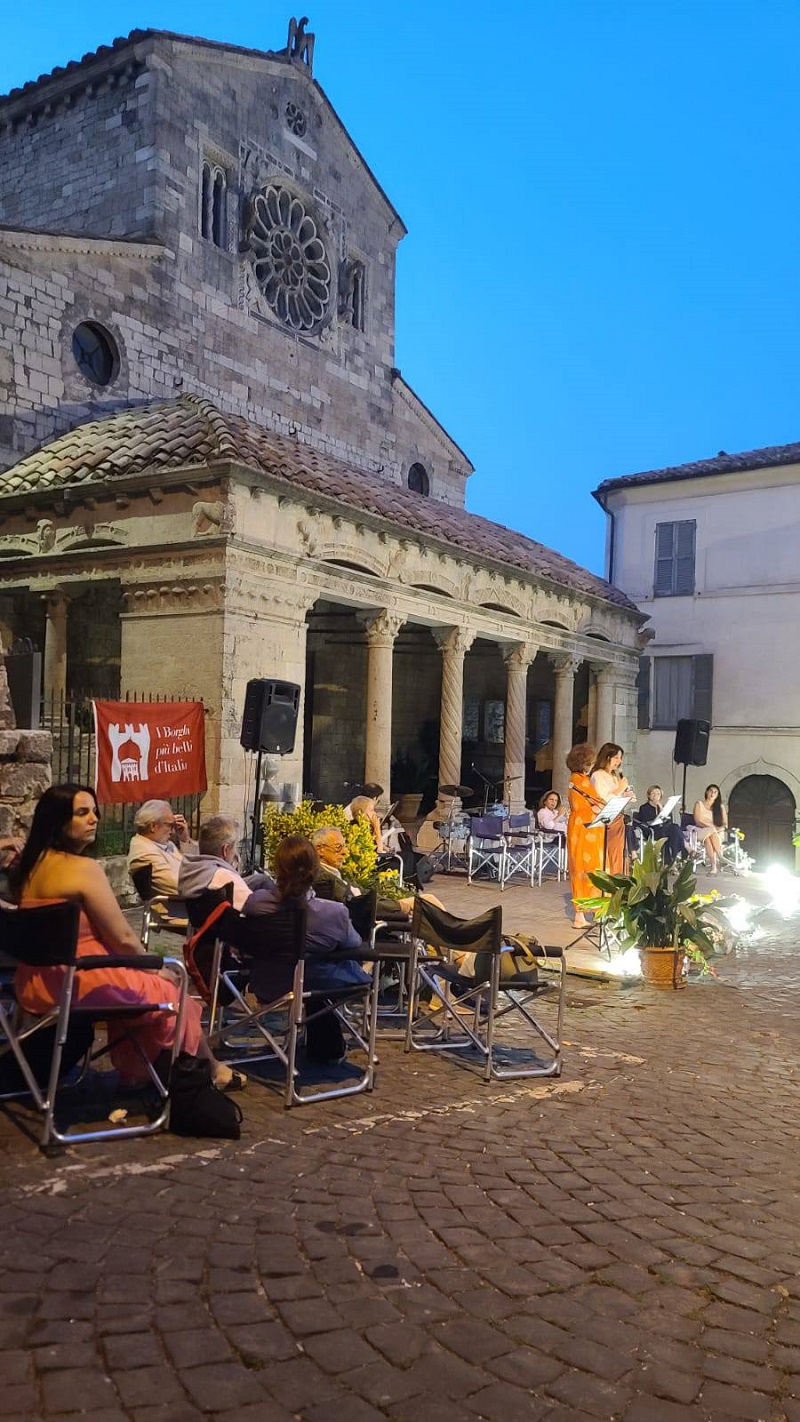 immagine notizia (ptn) Lugnano in Teverina, sancita la collaborazione fra il Premio letterario e la Biblioteca Flaminia di Roma: ieri il primo appuntamento con il libro vincitore del 2025